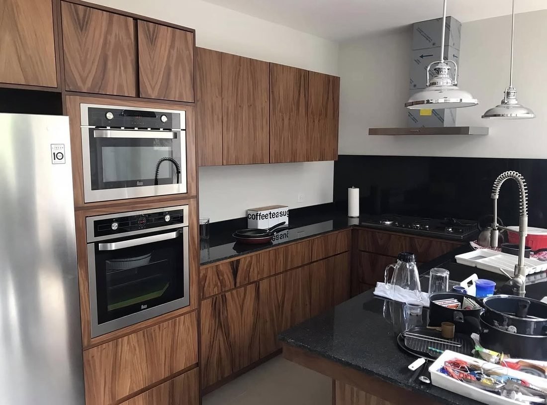 Cocina de madera a medida en Los Cabos